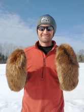 Load image into Gallery viewer, Beaver Fur Mitts - Hand-stitched