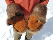 Load image into Gallery viewer, Beaver Fur Mitts - Hand-stitched
