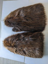 Load image into Gallery viewer, Beaver Fur Mitts - Hand-stitched
