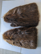 Load image into Gallery viewer, Beaver Fur Mitts - Hand-stitched